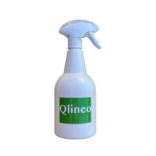 Lege 750 ml fles met trigger spray